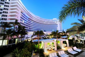 Super Bowl Watch - Miami- Fontainebleau - Poolscape evening - courtesy of Fontainebleau